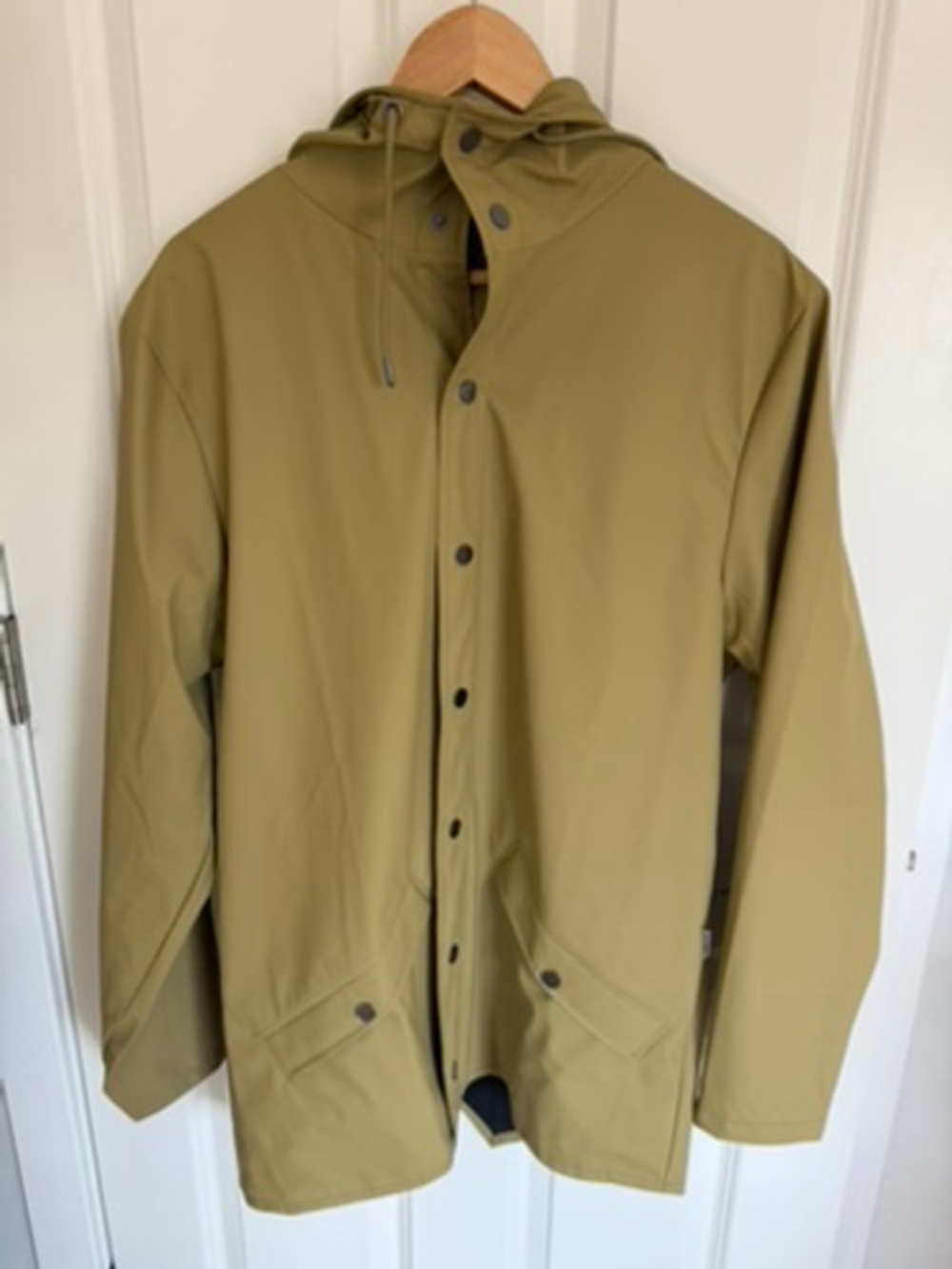 RAINS Waterproof Snap Front Rain Jacket Khaki Unisex M